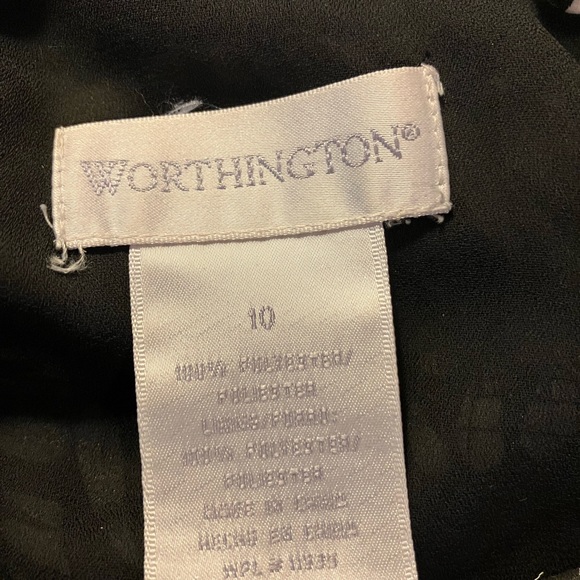 Worthington black/wt floral circle skirt w/mesh accent hem. Separate black liner - Picture 3 of 7